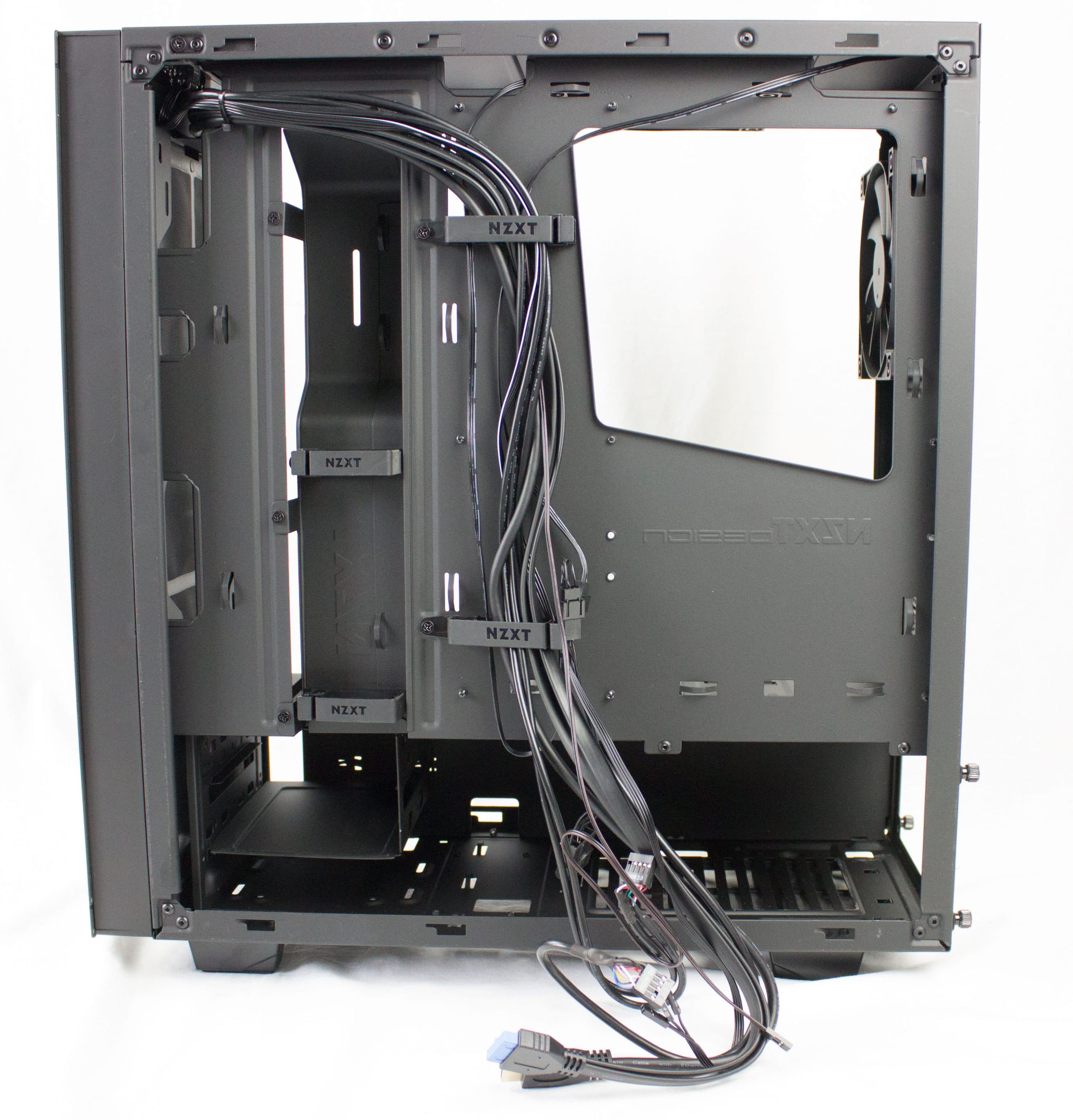 Review NZXT S340 Elite Large Glass, Much Behind It