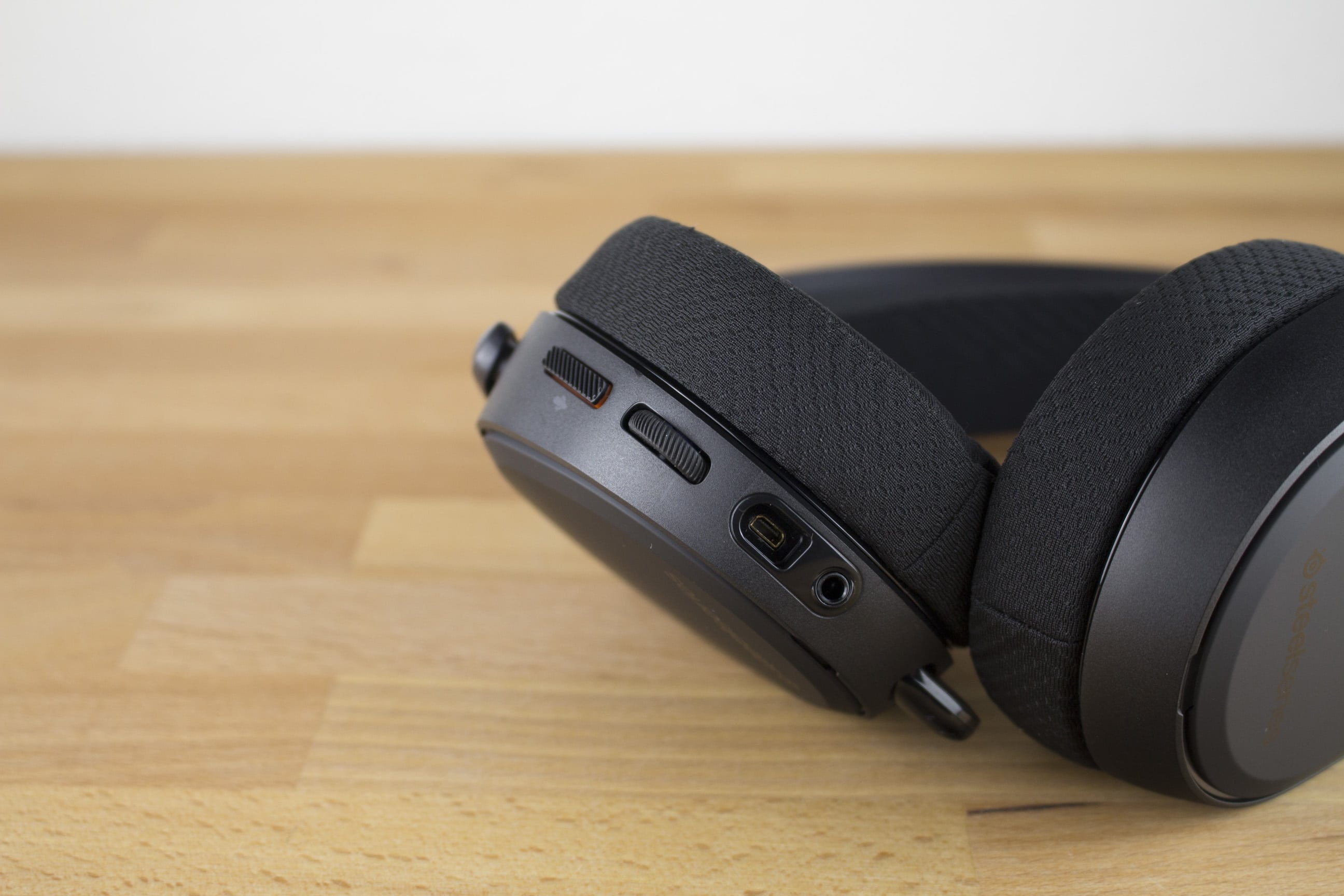 SteelSeries Arctis Pro Gaming Headset Review