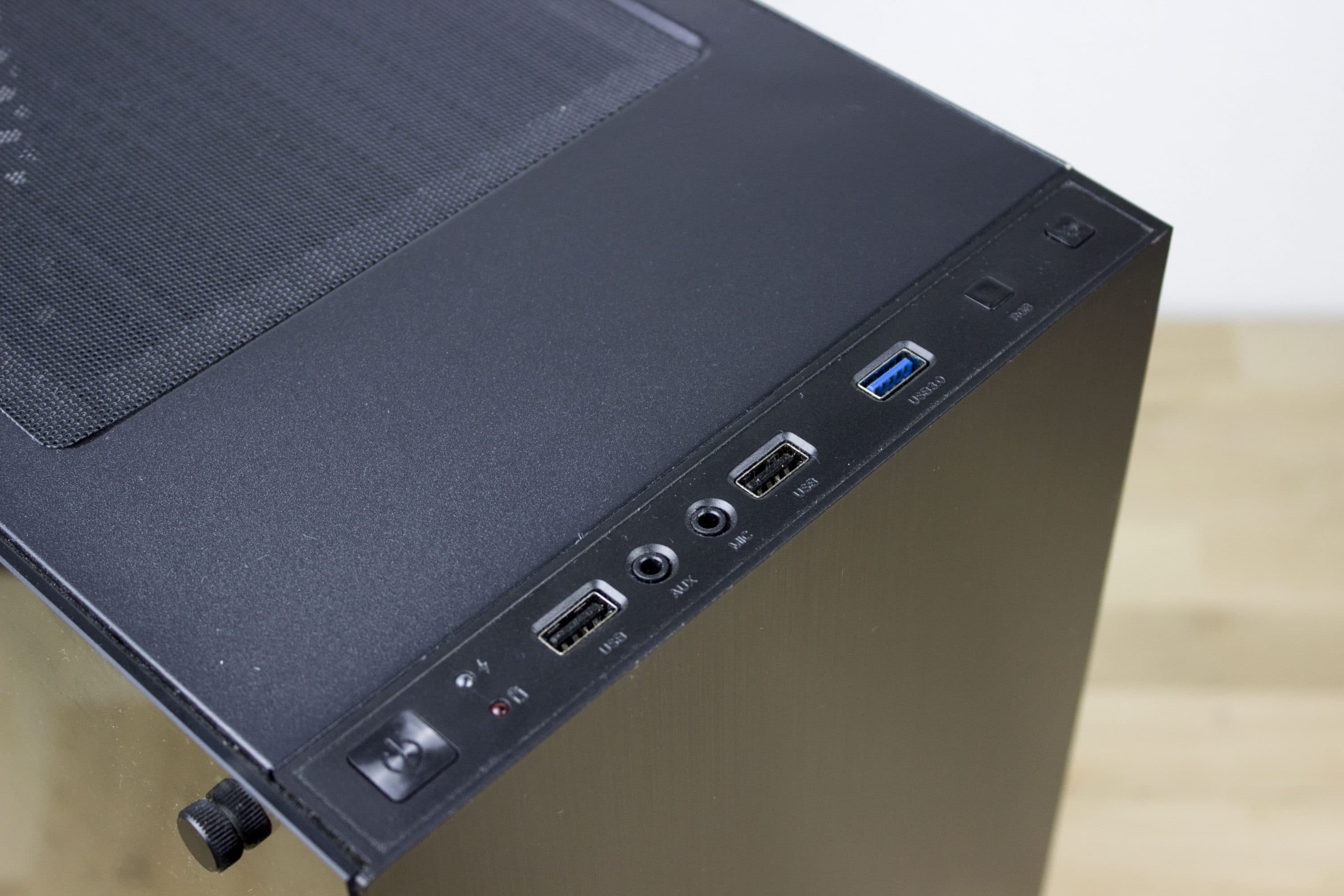 Kolink Stronghold Reviewed: Little Brother of the Observatory