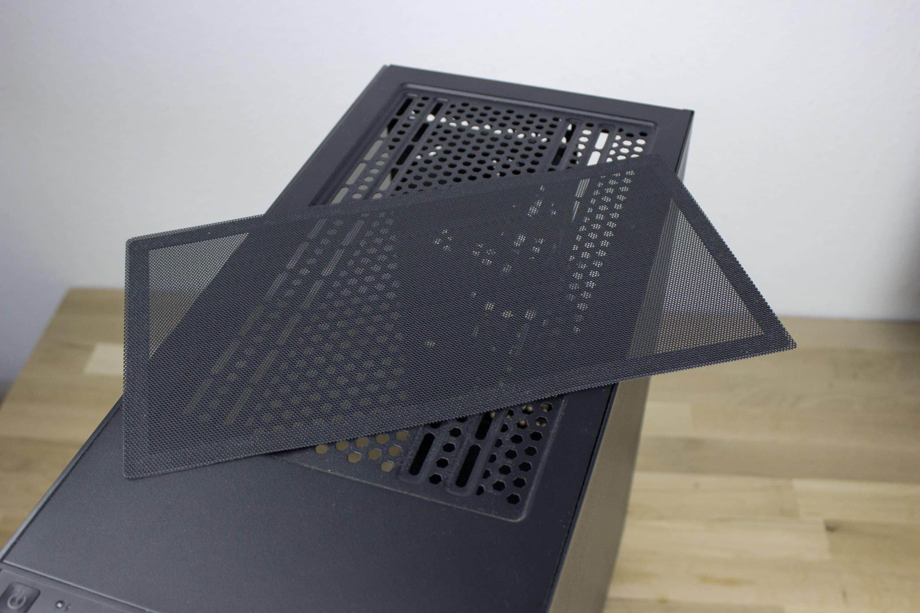 Kolink Stronghold Reviewed: Little Brother of the Observatory