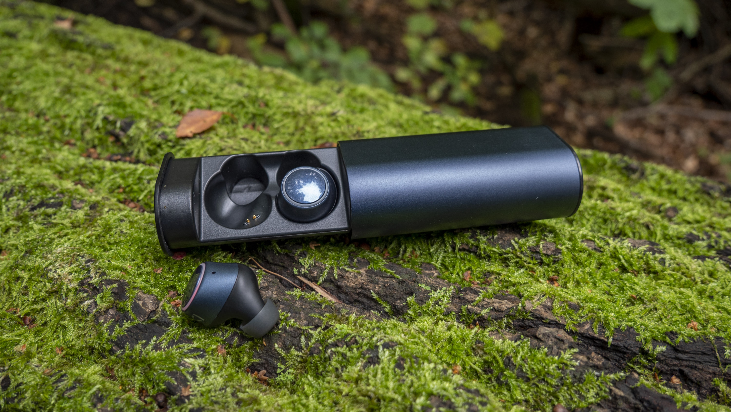 Outlier Air V2 The next generation of Creative's Wireless