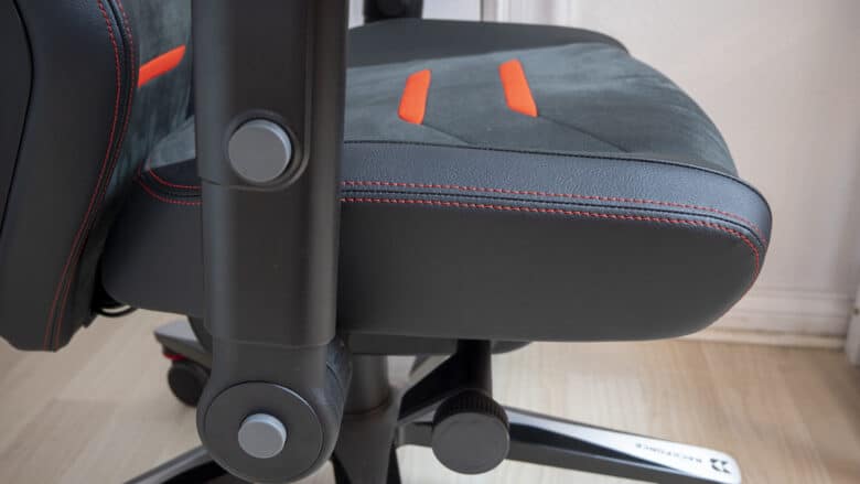 Backforce versus Gamechanger Two excellent gaming chairs (almost) at