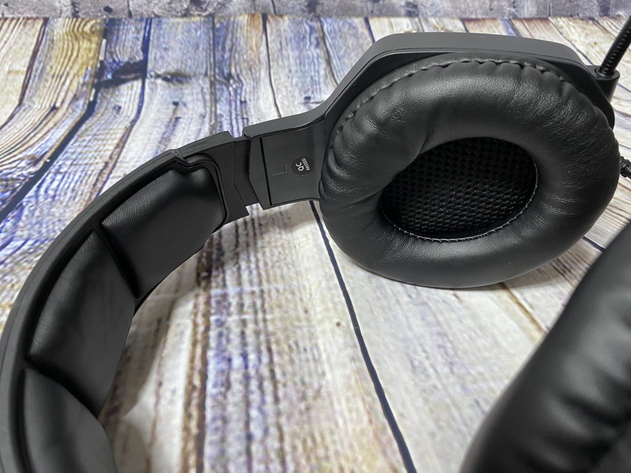 Rush Er30 - Sharkoon RUSH ER30 - Clean sound for little money?