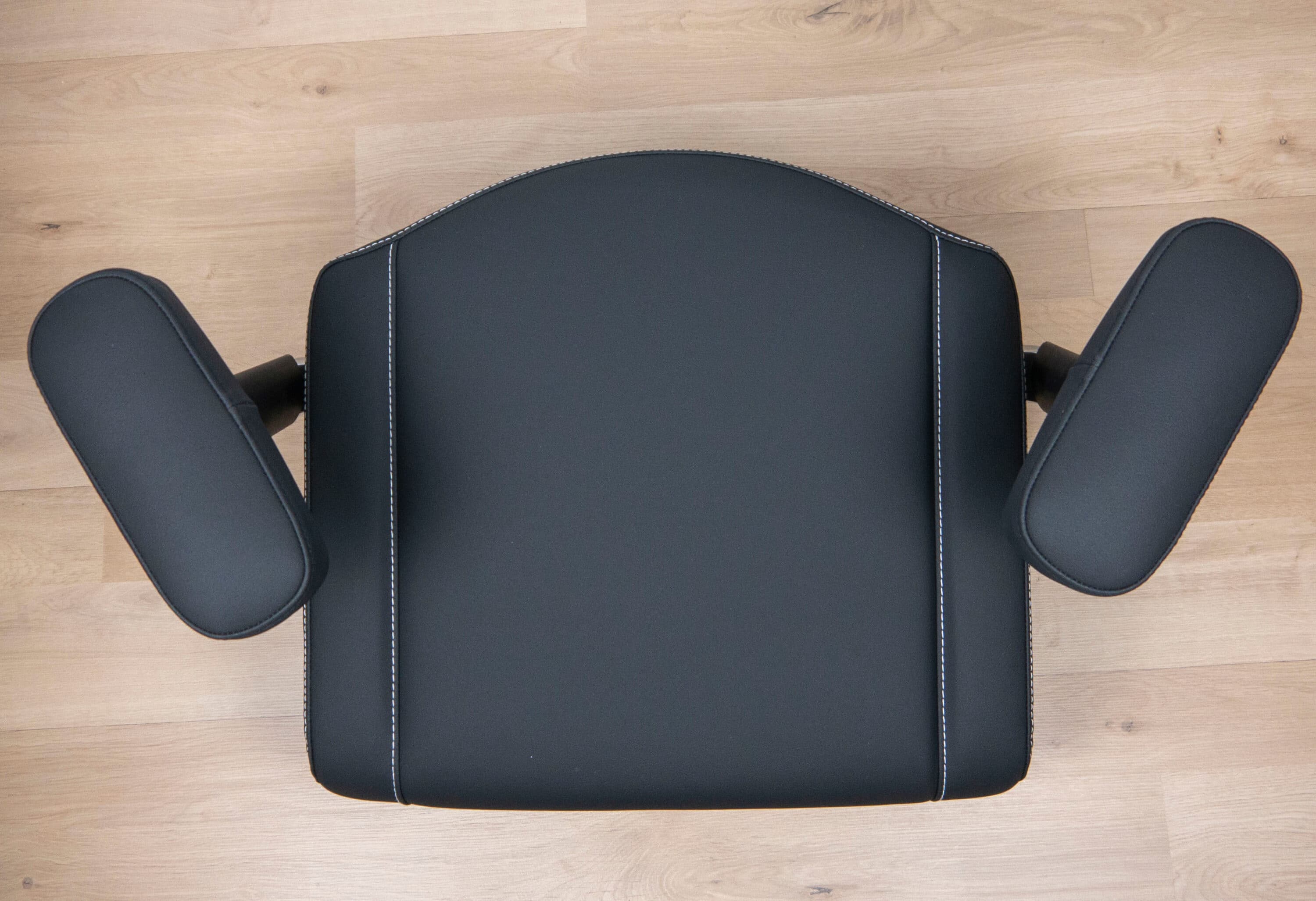 Backforce versus Gamechanger Two excellent gaming chairs (almost) at