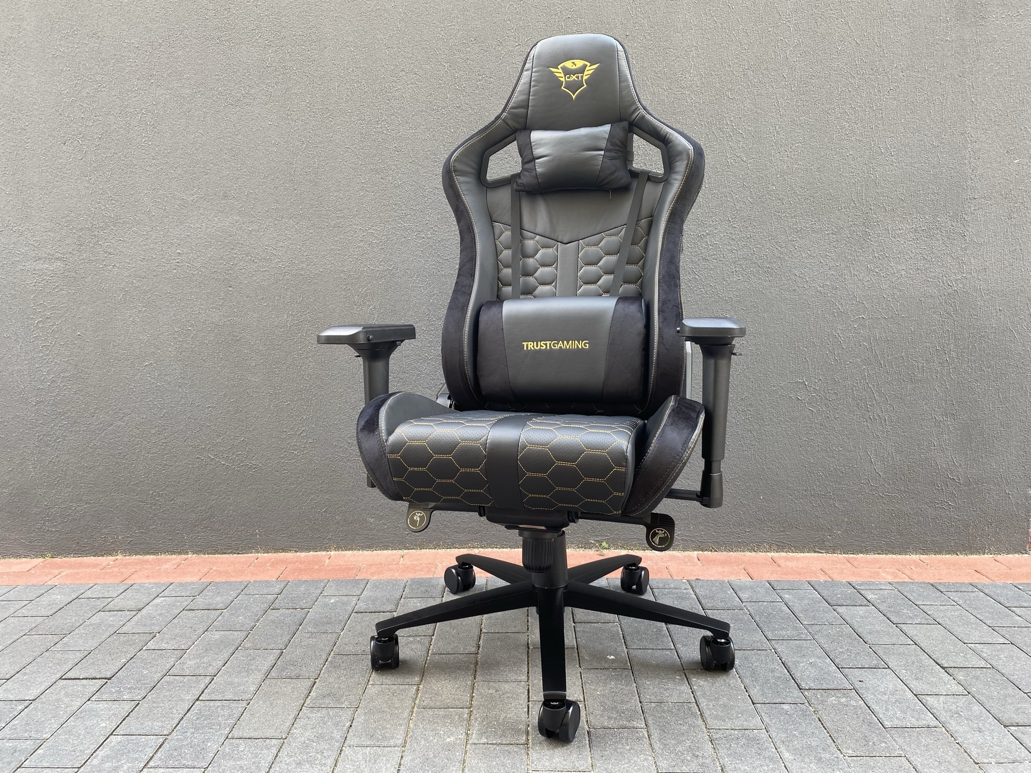 Trust Gxt 712 Resto Pro Gaming Chair In Test - Royal Comfort From Trust
