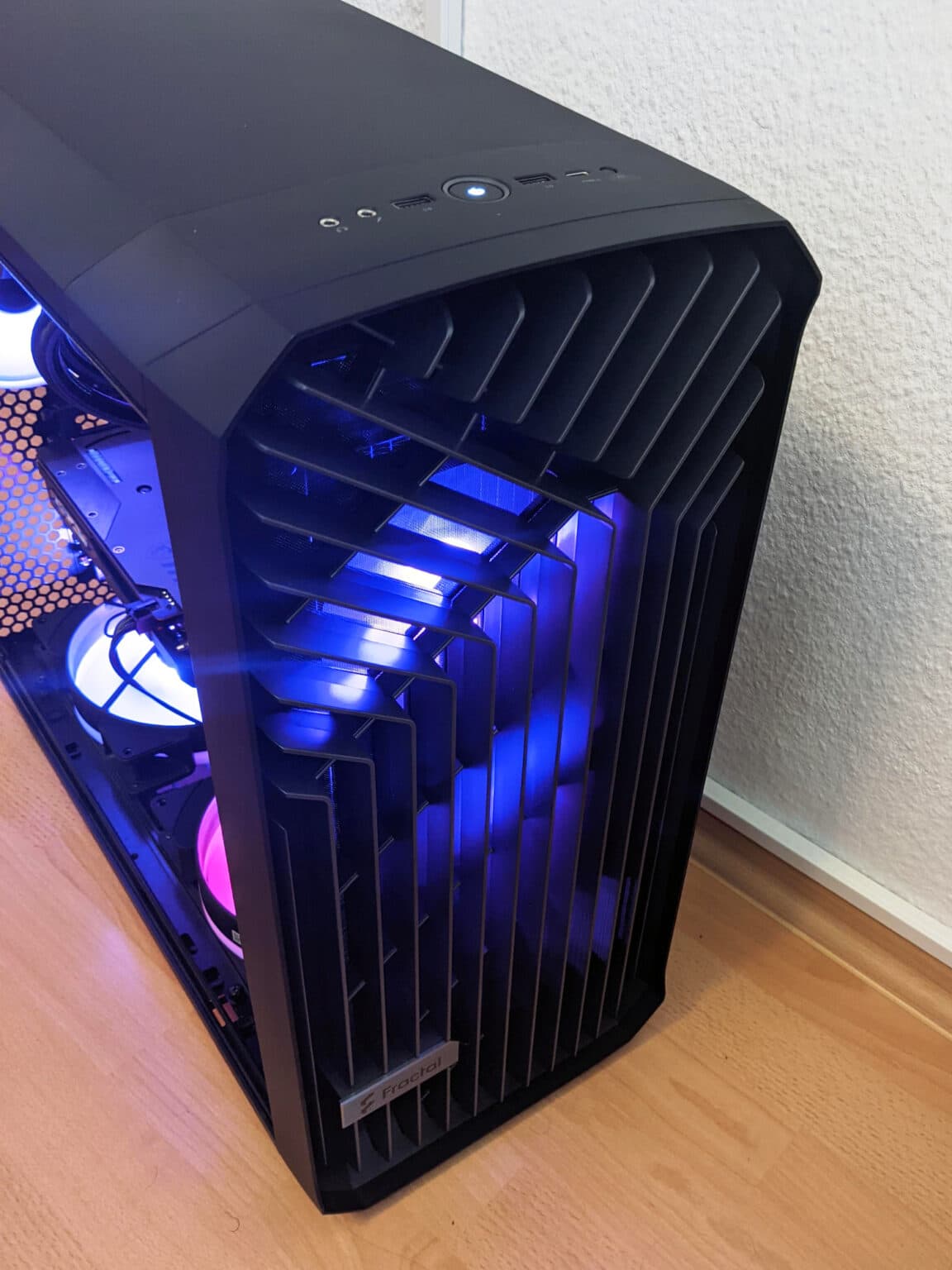 Lumen S28 RGB New Fractal Design complete water cooling system at a