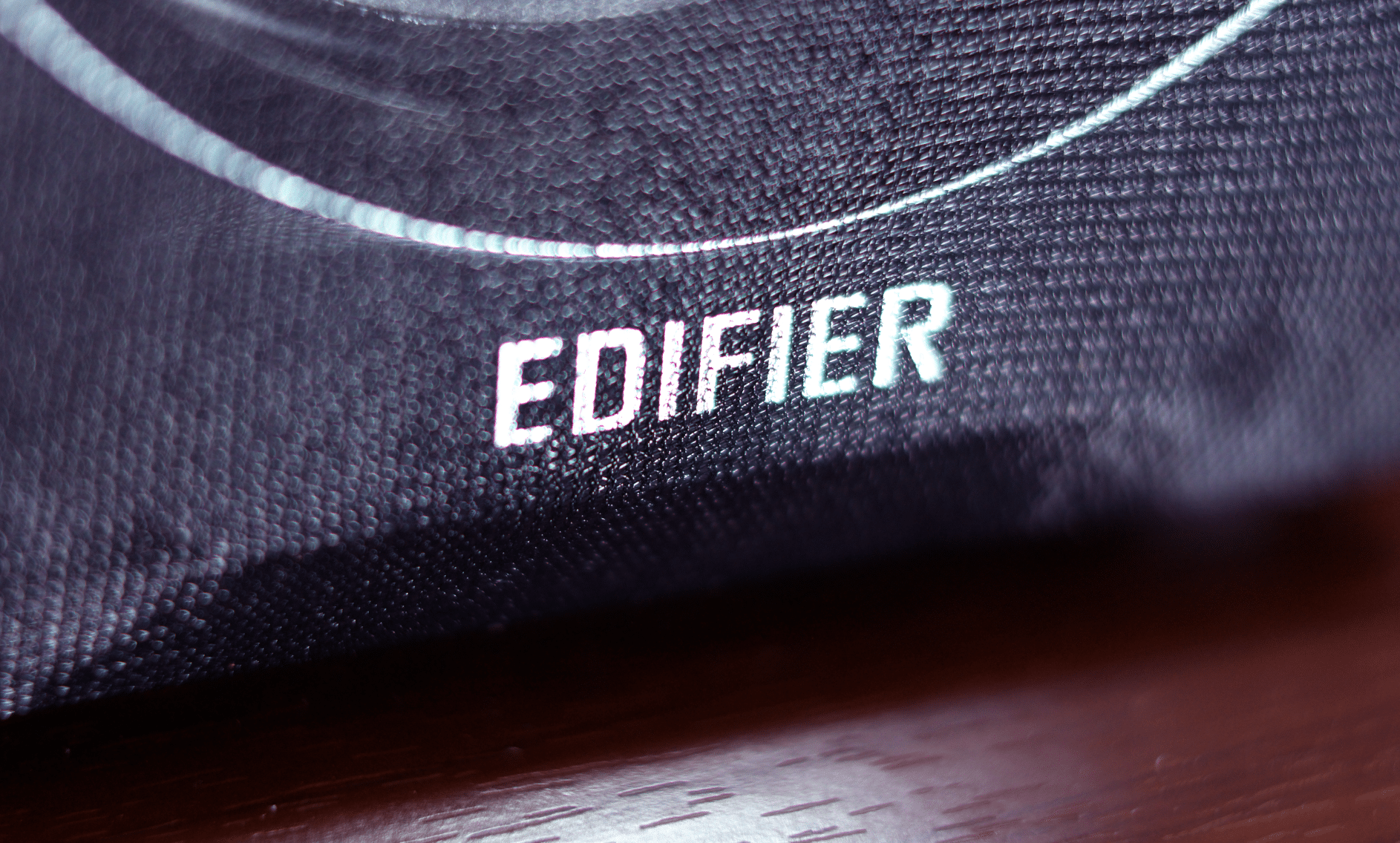 Edifier R33BT - Compact Bluetooth bookshelf speakers in test