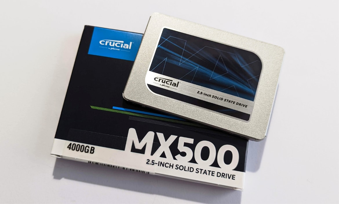 Crucial MX500 SATA SSD with 4 TB storage capacity in test