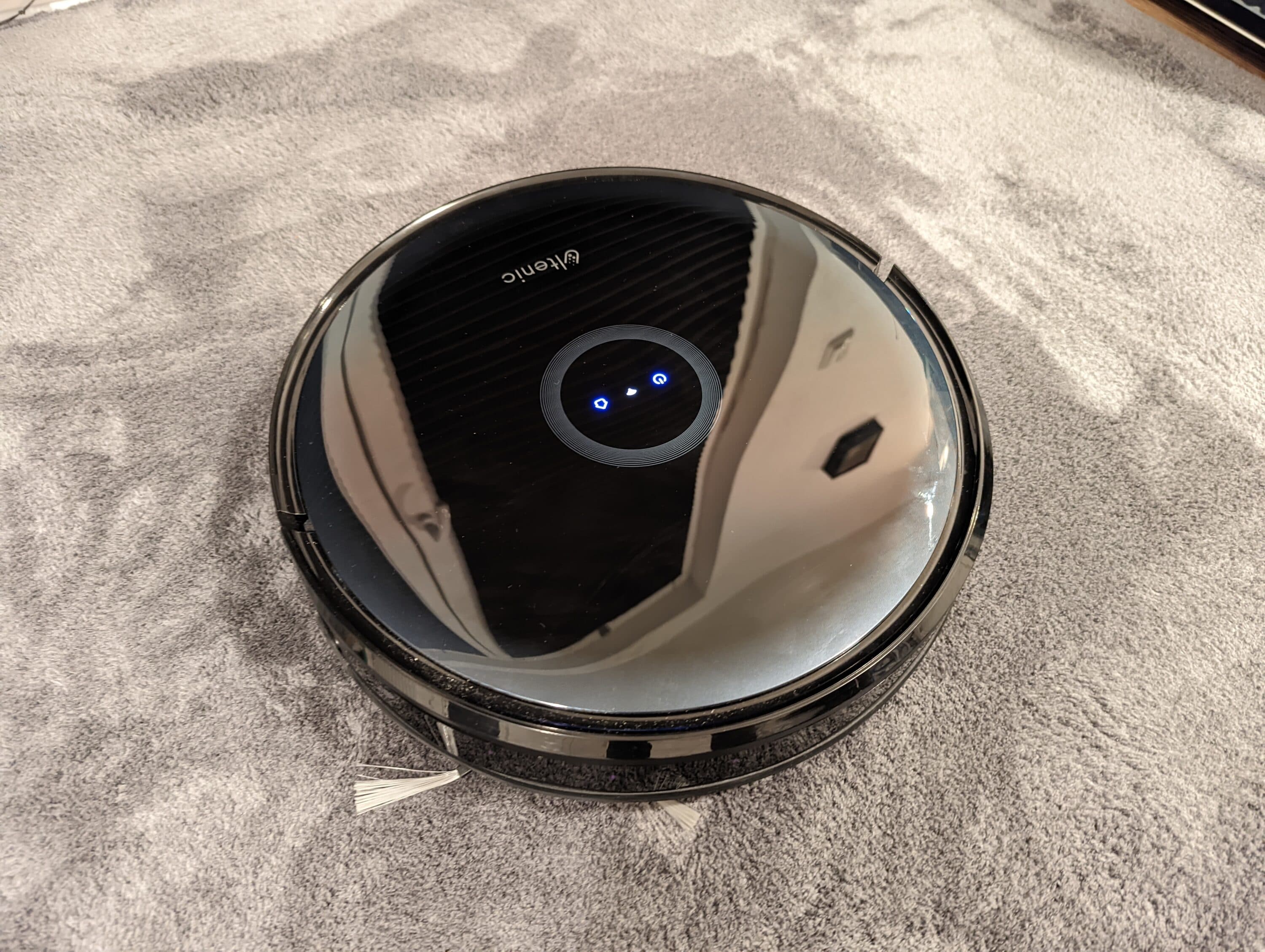 Ultenic D7 a special vacuum robot in the test