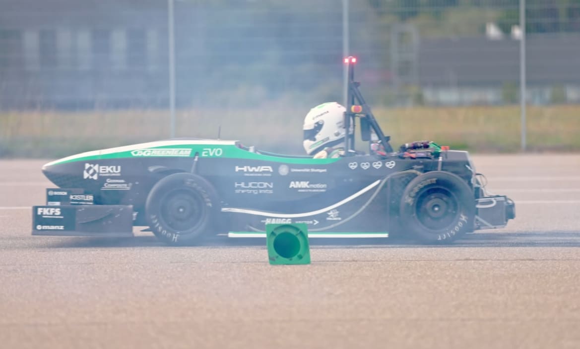 Ecar world record acceleration from 0 to 100 in 1.46 seconds