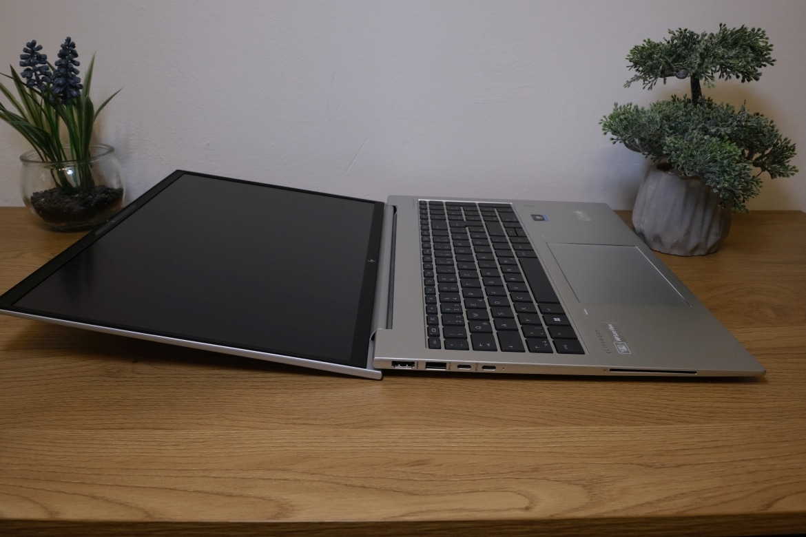 HP EliteBook 865 G9 review: Many strengths and a few weaknesses on 16