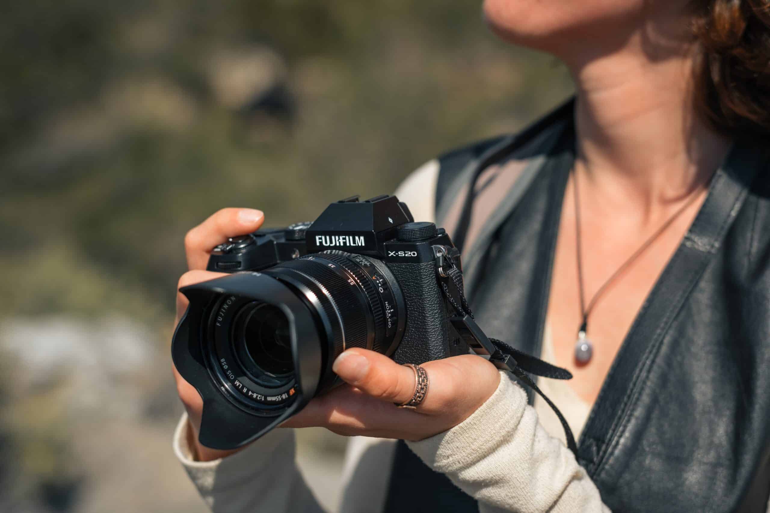 Fujifilm XS 20 midrange DSLM camera with strong autofocus and webcam