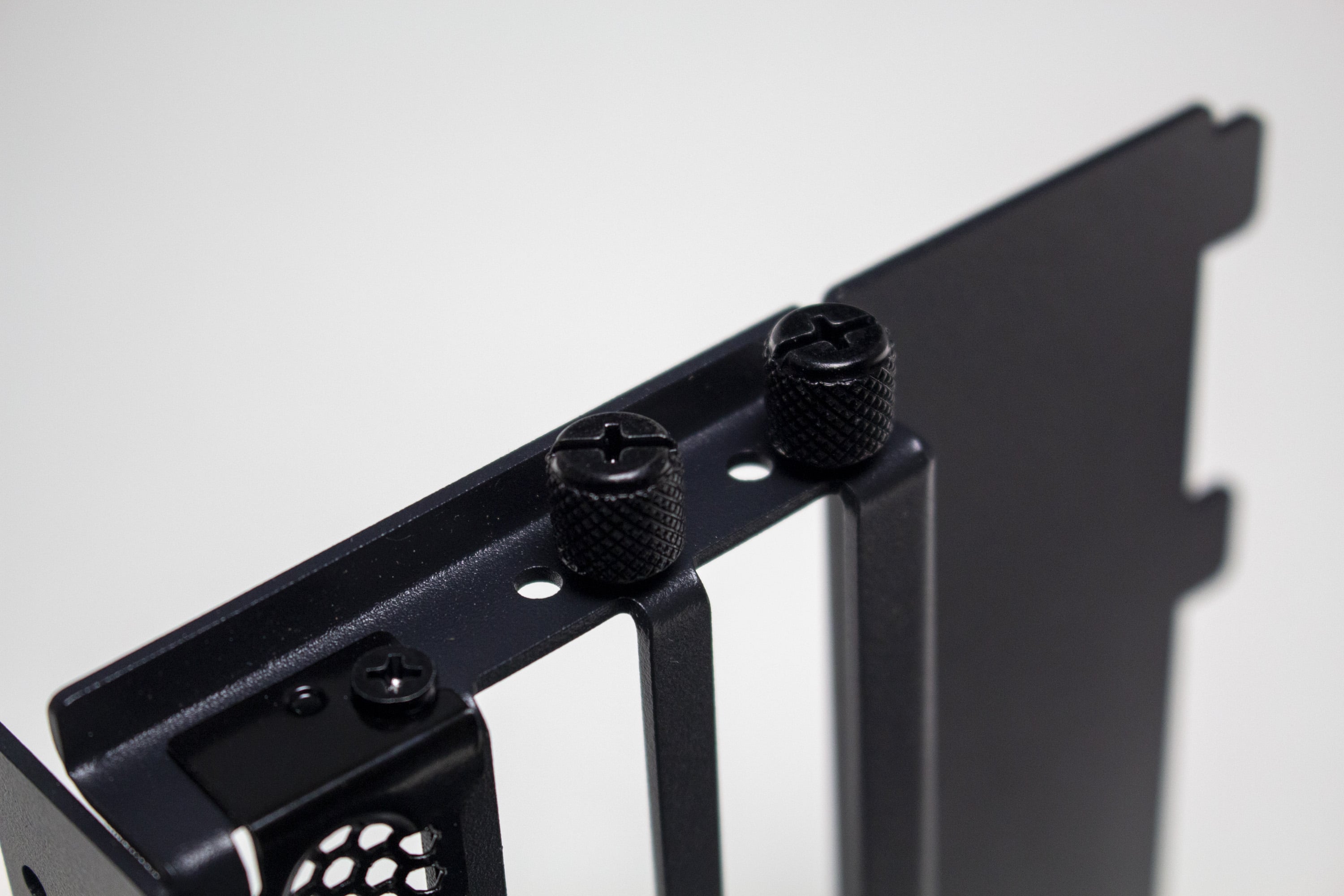 APNX C1 Test - Curved steel meets lots of RGB