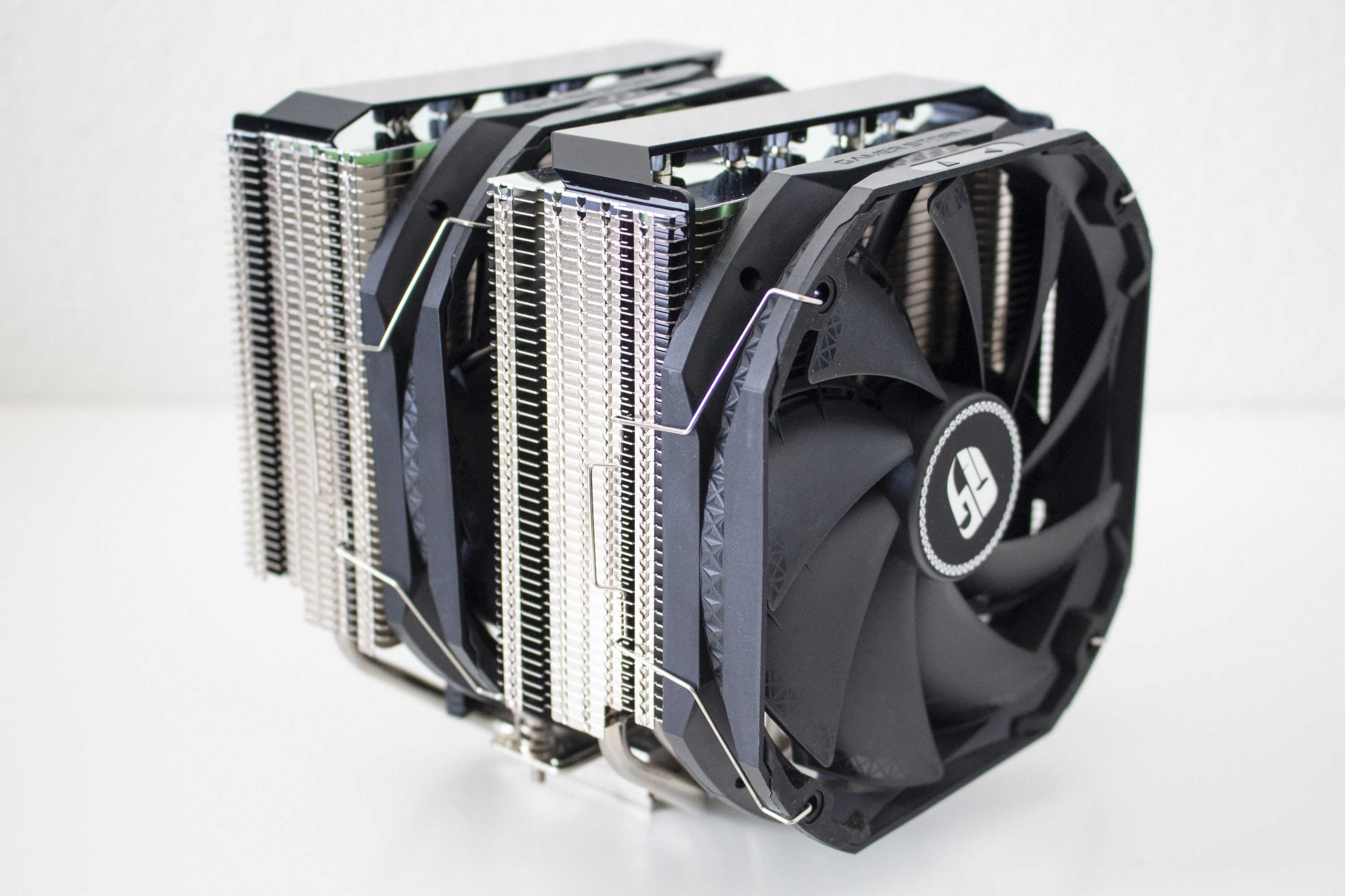 Deepcool Assassin III Wuchtiger CPUKühler mischt das HighEnd