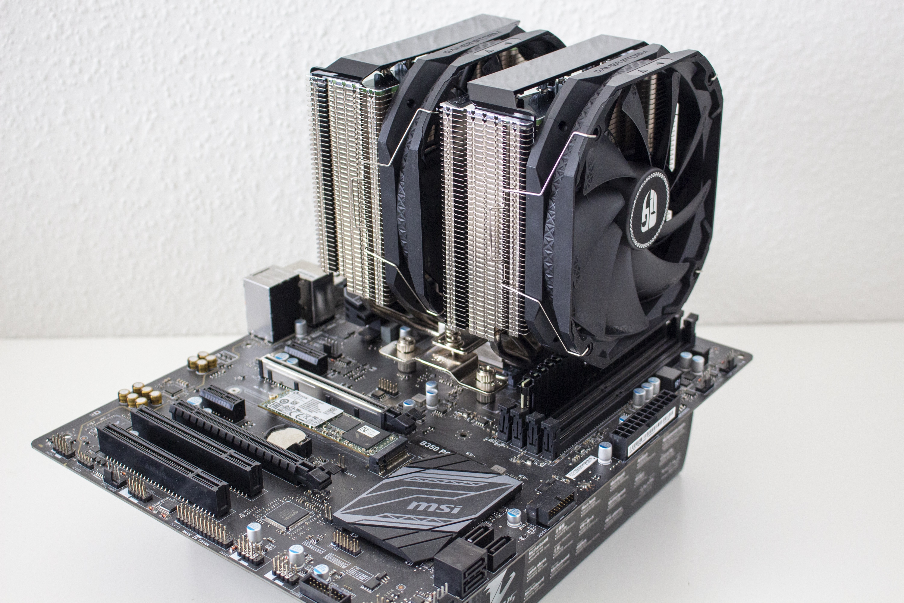 Deepcool Assassin III Wuchtiger CPUKühler mischt das HighEnd