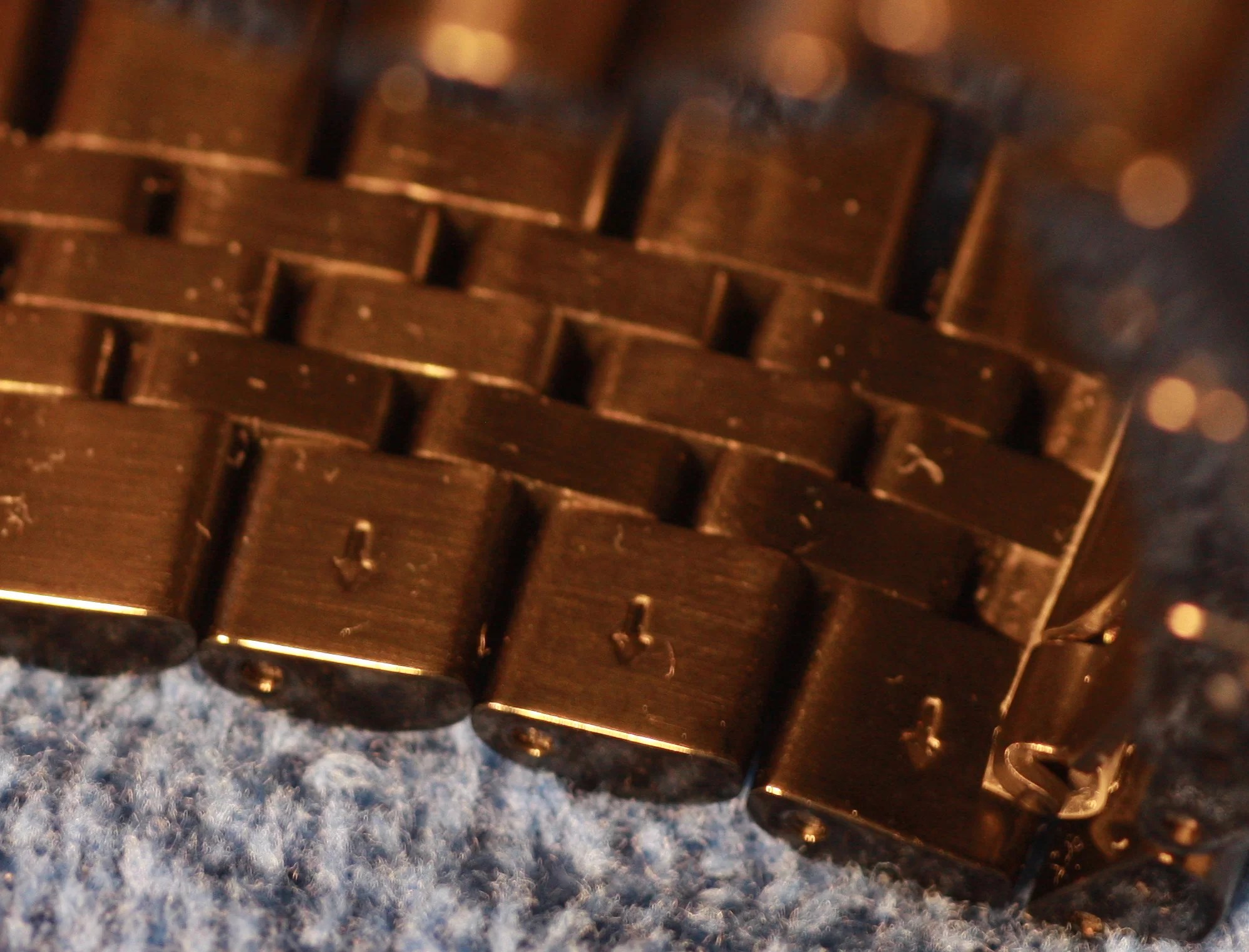 Arrows indicate direction to tap pin out ← Basic Lowdown.. No waffle