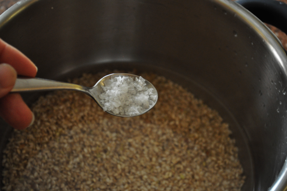 Recipe for fluffy & plump Japanese brown rice Basics of Happy