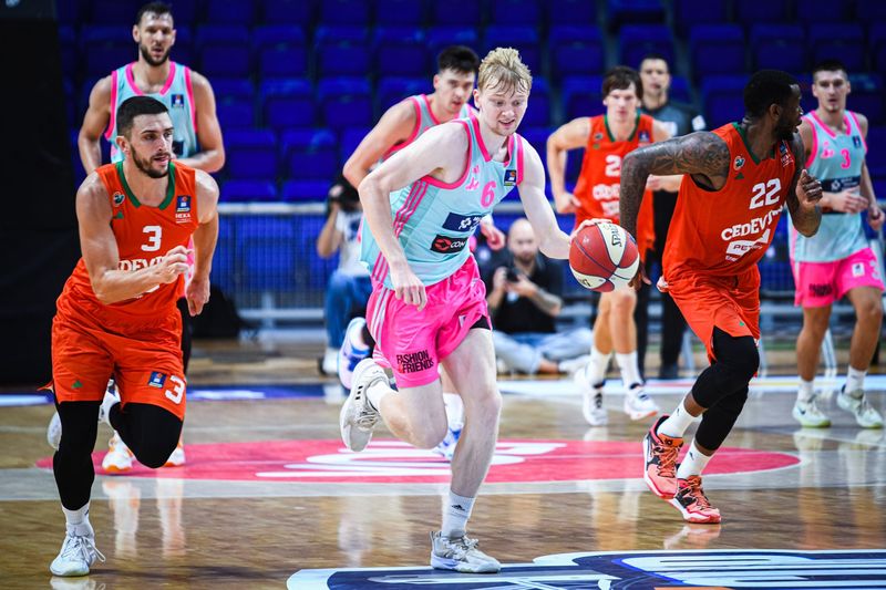 Українці за кордоном Кобзистий зробив внесок у перемогу над "Цедевітою