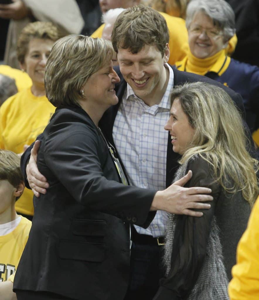 Il viaggio di Casey Shaw dall'Italia a Vanderbilt BasketballNcaa