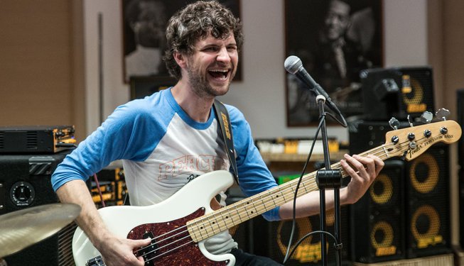 Michael League Snarky Puppy Basse en Ligne