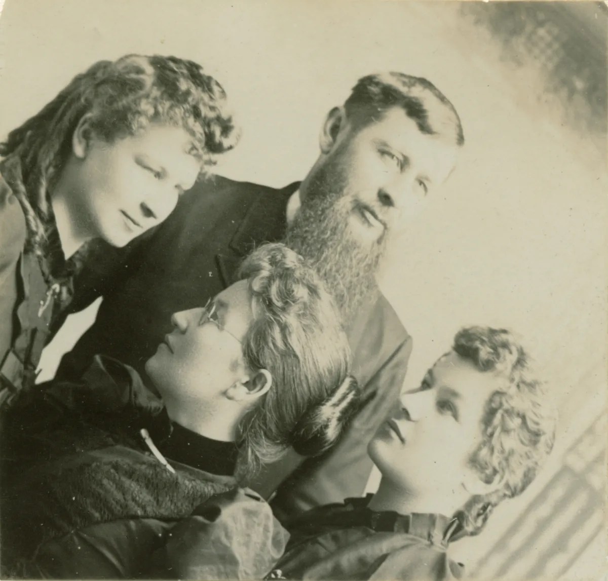 Who were Grandma Ostrander and Aunt Minnie? Bates Genealogy