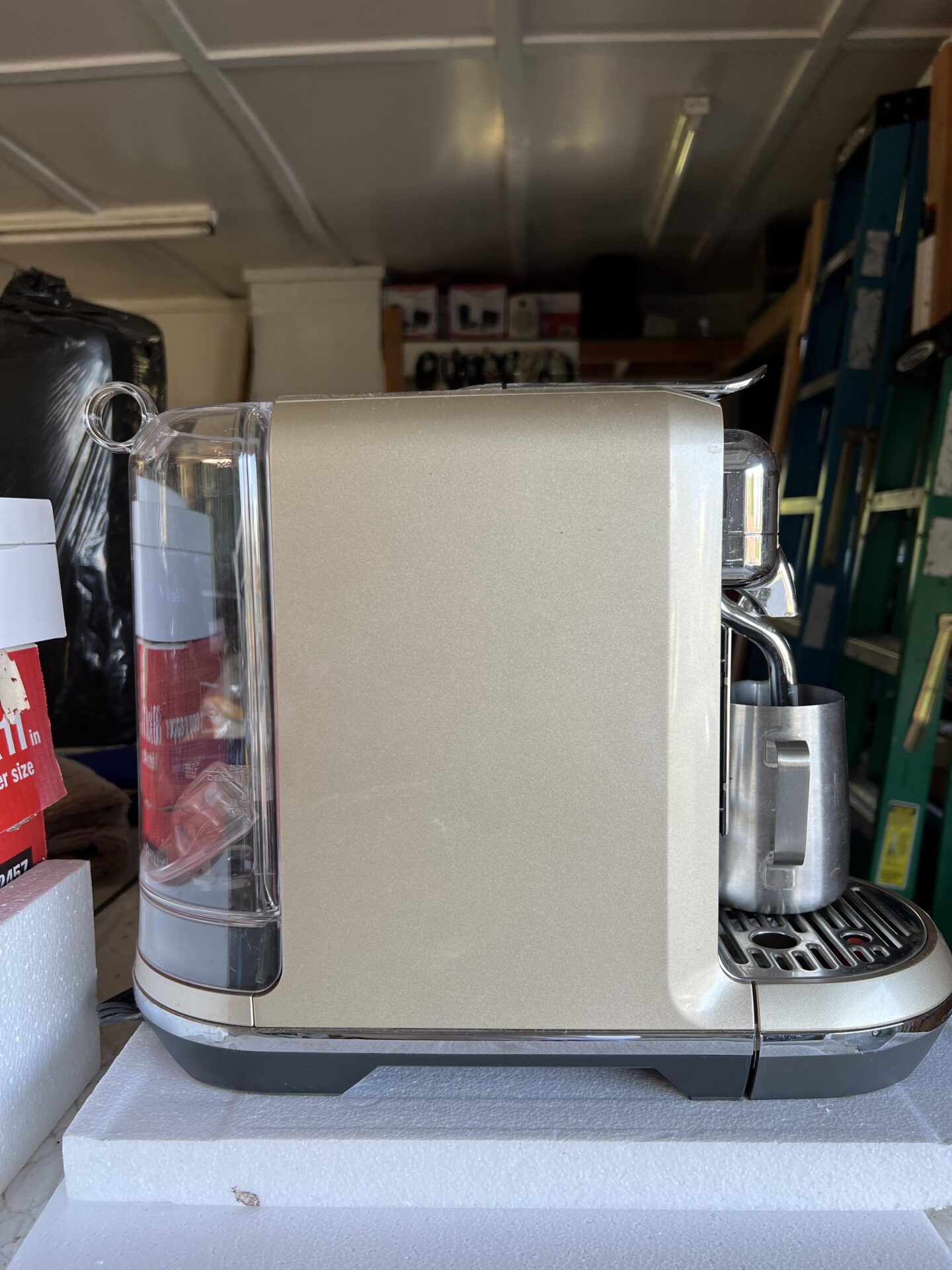 250 Nespresso Creatista coffee machine