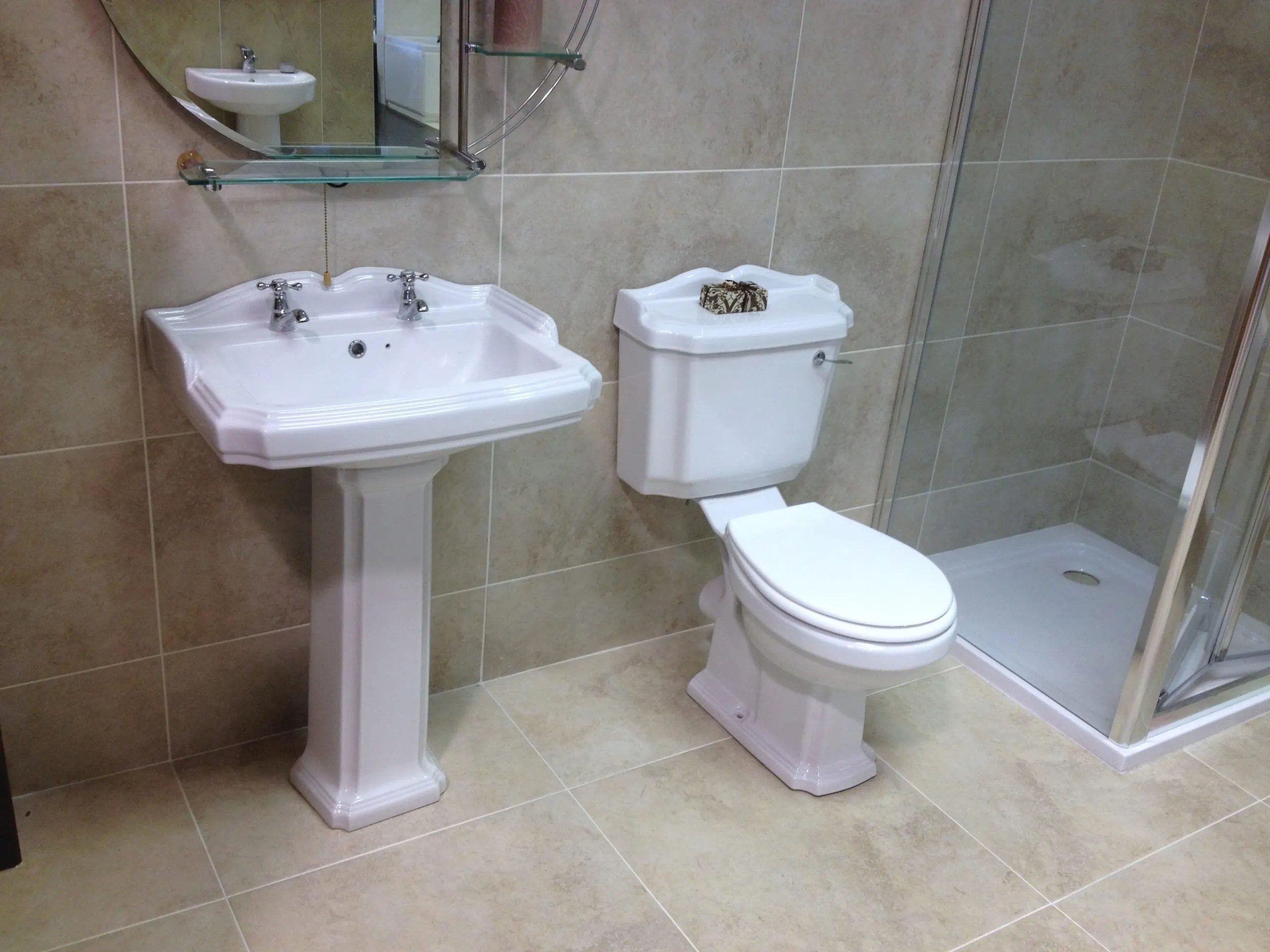 Traditional Legend Ensuite Bathroom Factory Store