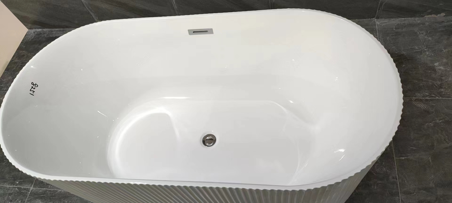 Florence 1700mm FLUTED MATTE WHITE VGroove Freestanding Bath Bath Station