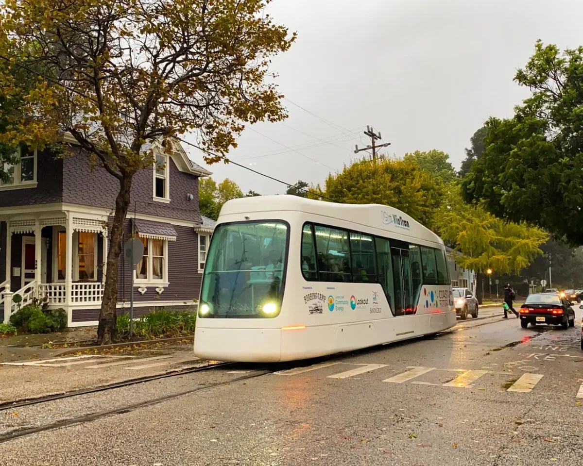 10 Modern VLR, Very Light Rail track costs around £5m £10m/km