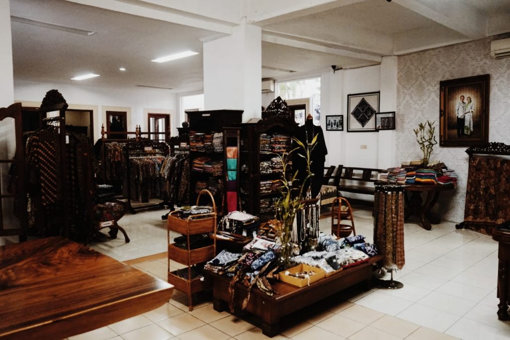 Rumah Batik Komar