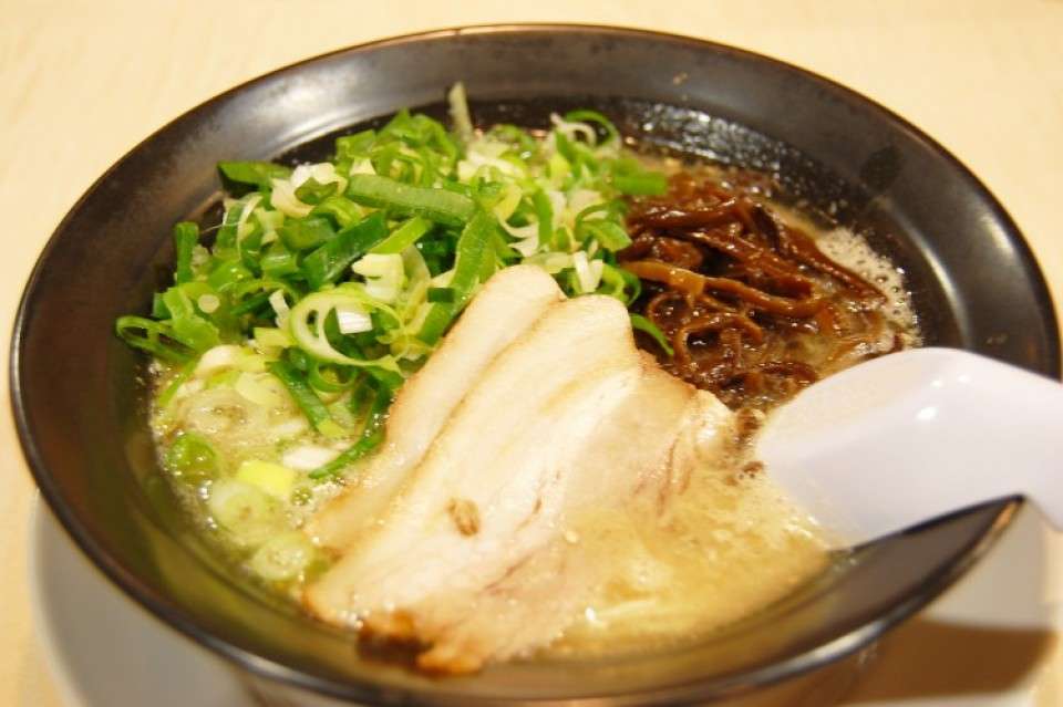 【博多ラーメン】美味しい？まずい？どっち？人気投票！福岡県のお土産＆名物