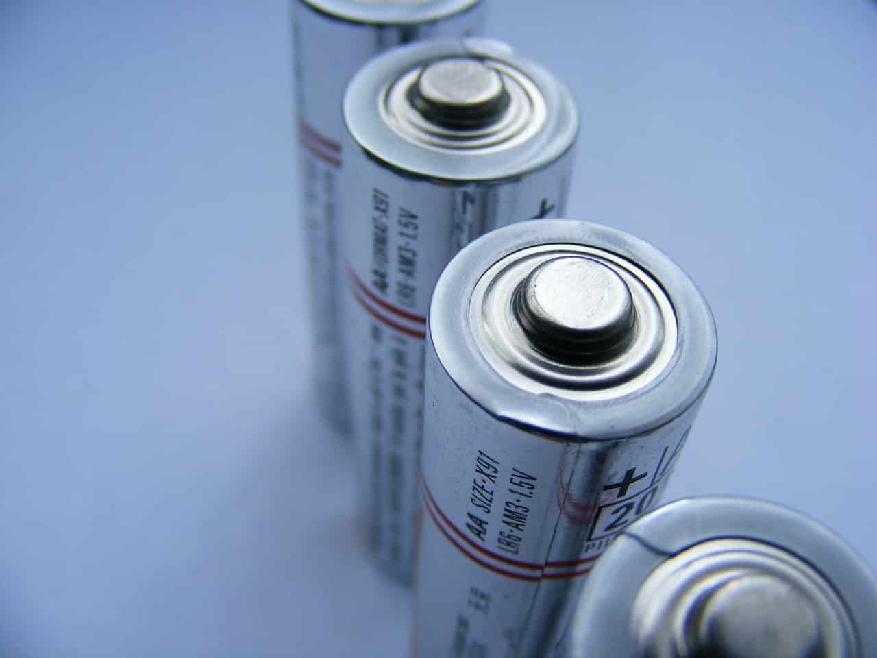 Lithium Vs Alkaline Batteries What Are The Differences? Battery Tools