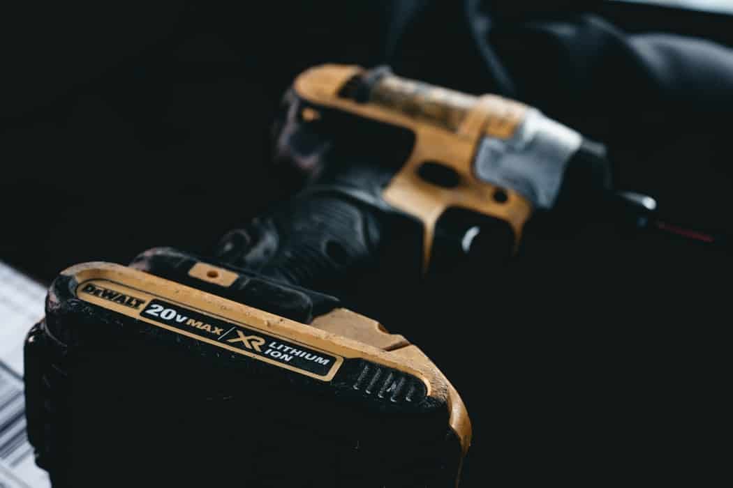 Are Black & Decker And Dewalt Batteries Interchangeable? Battery Tools