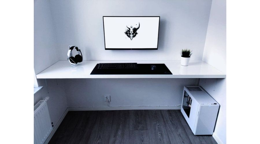 The 40 Best White Gaming Setups 2021 (Minimal, Retro, Anime)