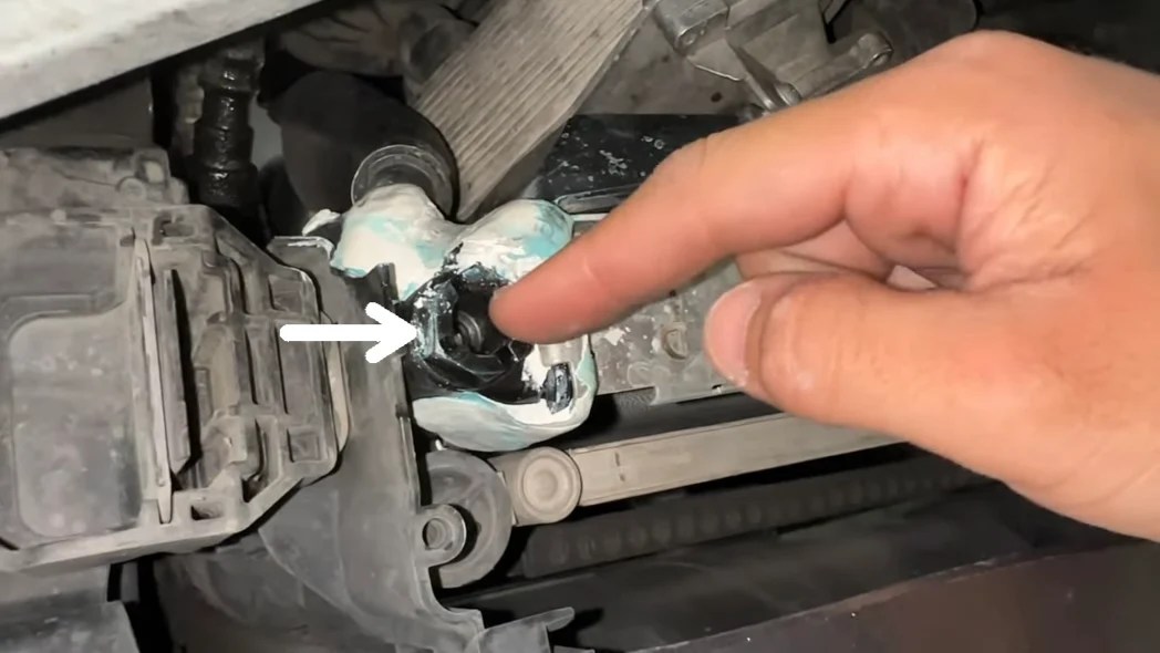 BMW Radiator Replacement DIY | E-Chassis Guide (E90, E92, E82, E60, 32