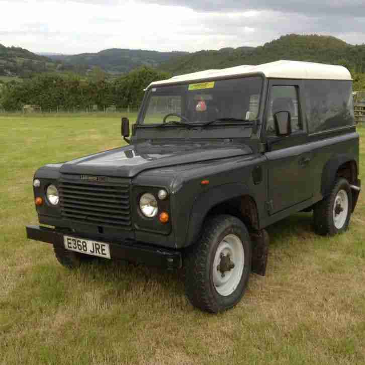 Land Rover Defender 90. car for sale