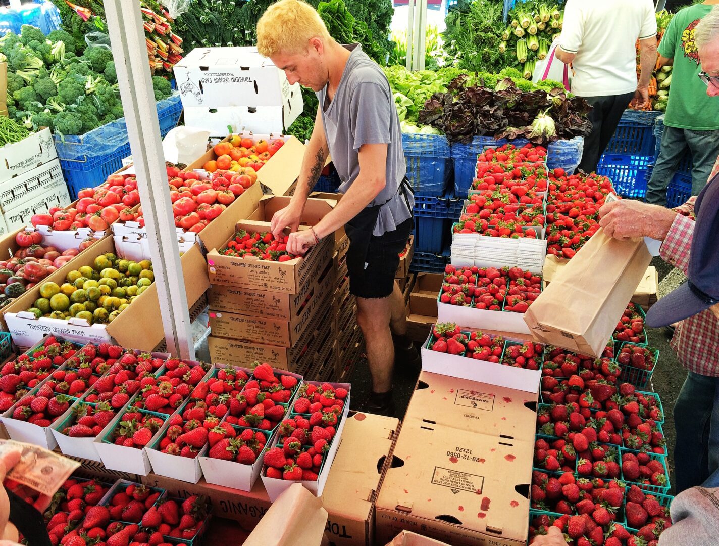 San Rafael's Thursday Farmers Market in July snapshots of what's