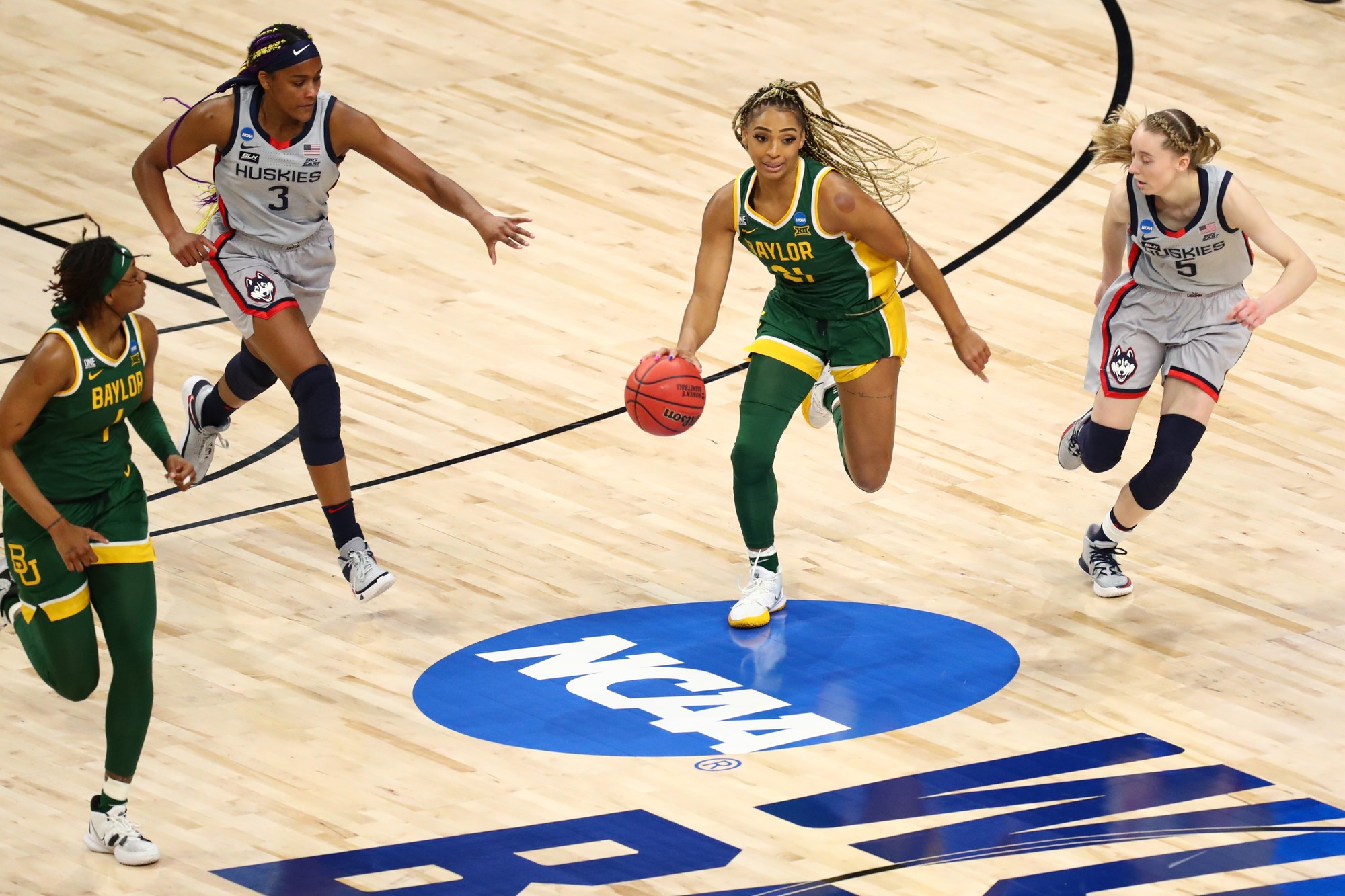 Lady Bears fall to UConn in Elite Eight The Baylor Lariat