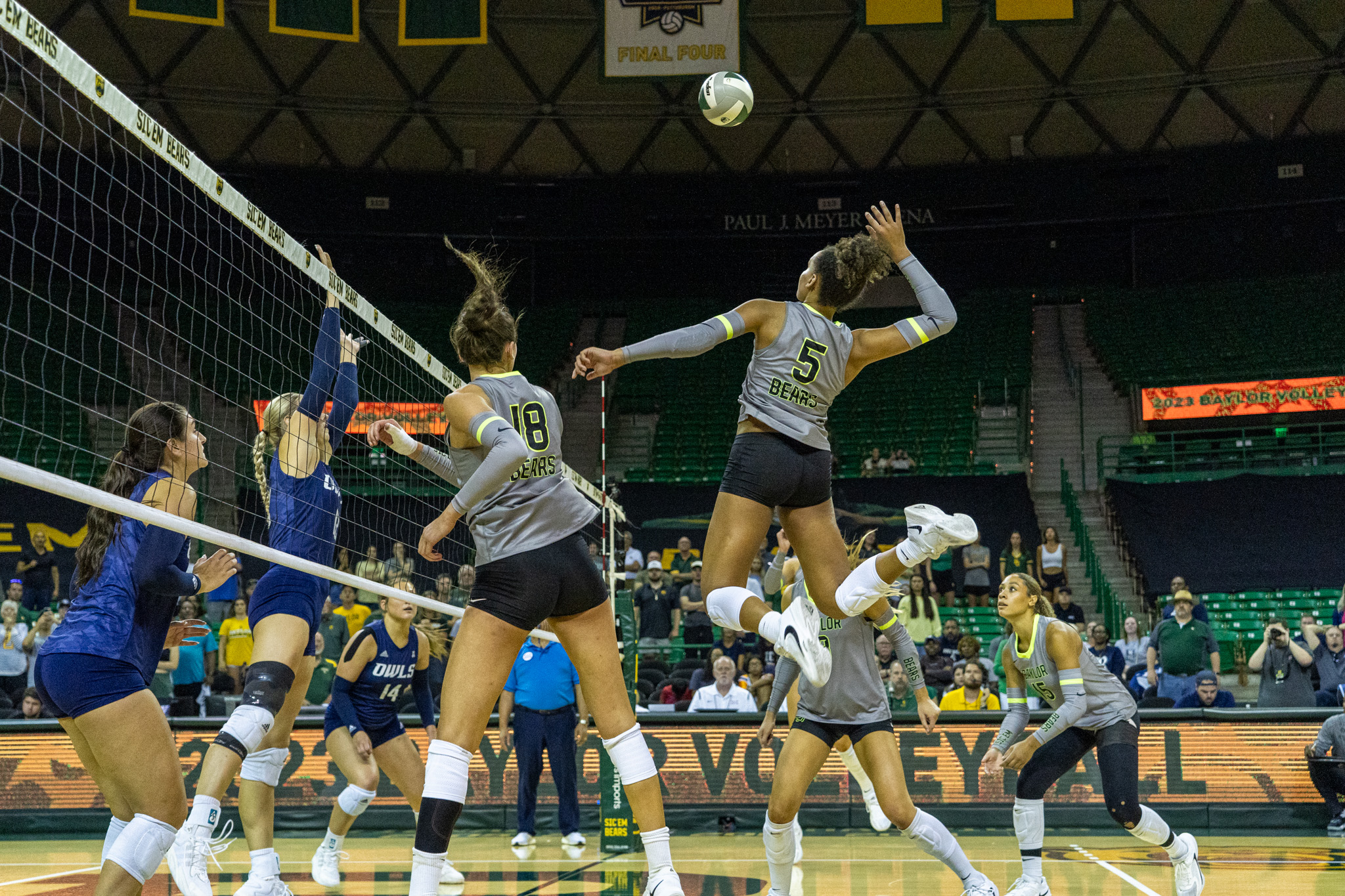 Home fans propel No. 16 Baylor volleyball to 31 win over No. 18 Rice