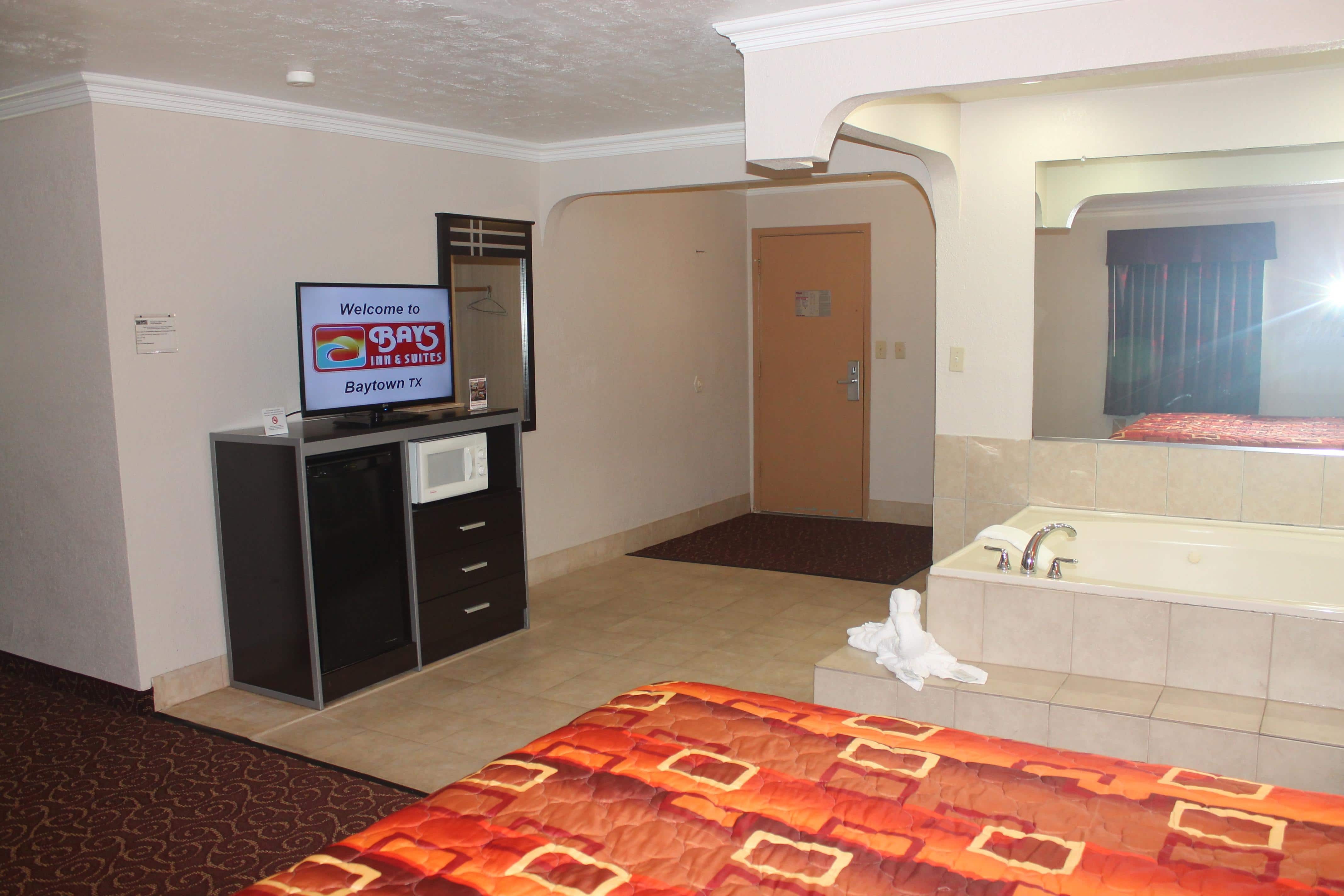 Hotel Baytown TX Bays Inn and Suites Hotel in Baytown TX