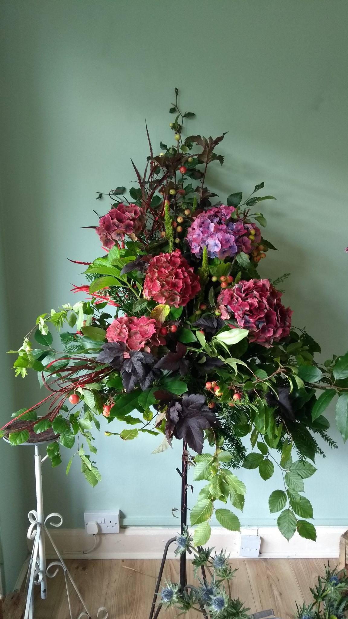 Pedestal Design Bay Tree Flowers