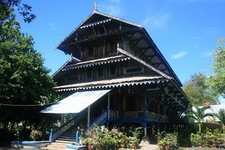 Rumah Tradisional Di Pulau Sulawesi Dan Kalimantan Bayukaico