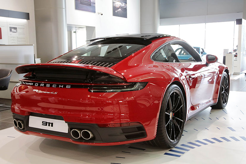 PORSCHE CENTRE KUWAIT THE NEW 911 bazaar.town