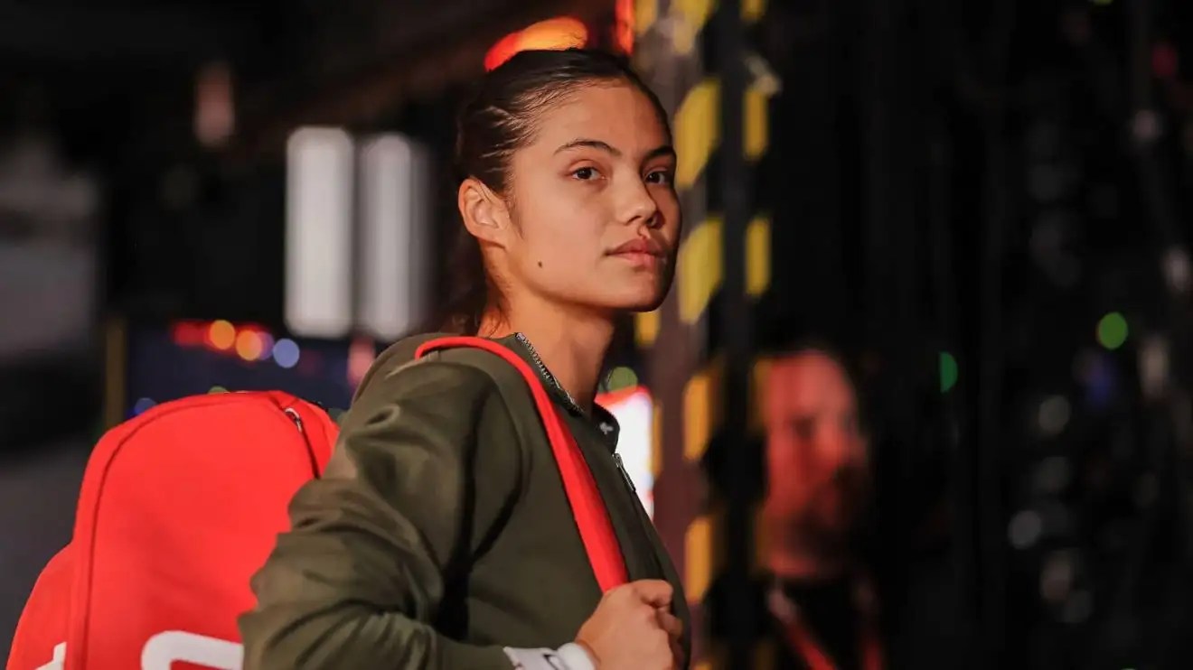 Emma Raducanu ‘couldn’t see through the tears’ as she recalls(02)