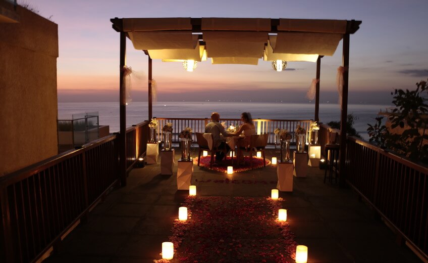 The Bali Bible Romantic Dinner Uluwatu Clifftop With Sea…