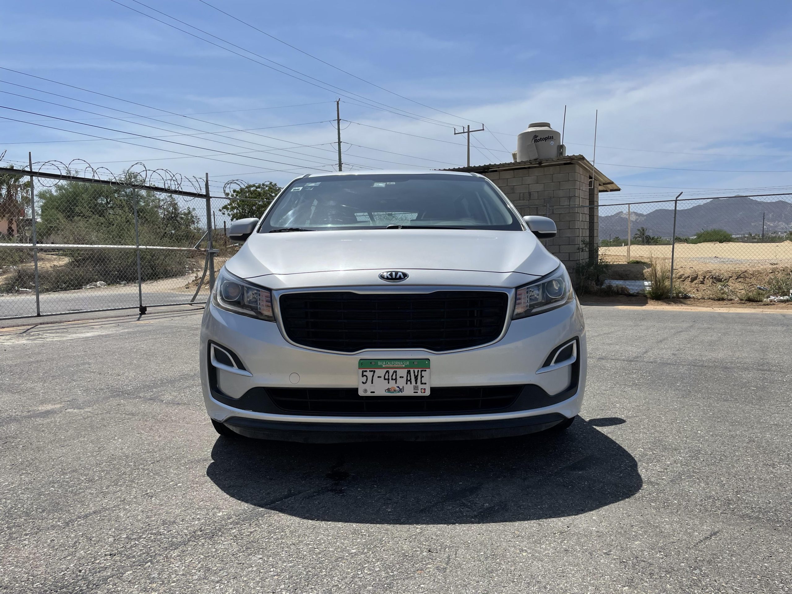 Kia Sedona 8 pasajeros BBB Rent a Car