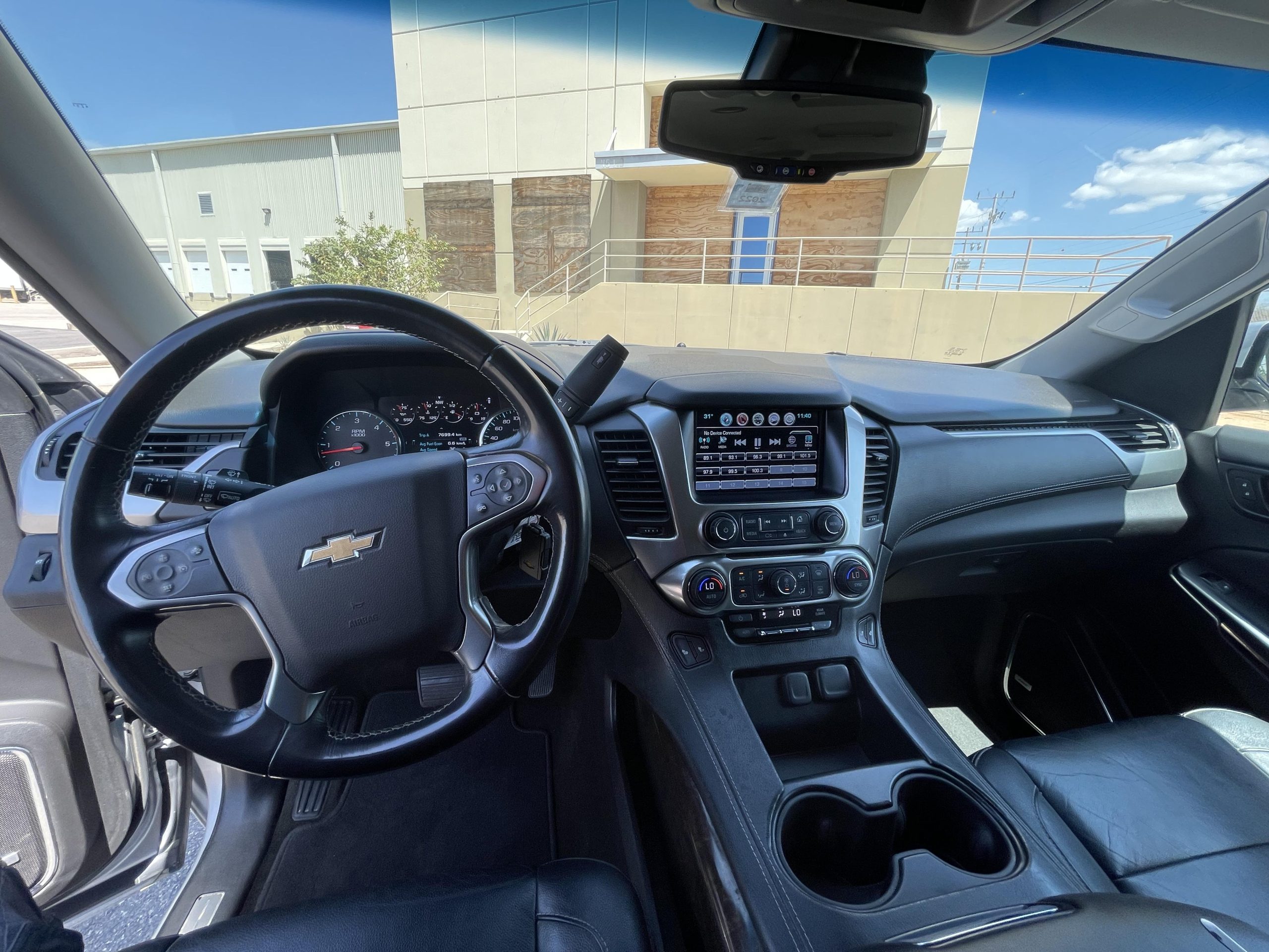 Chevrolet Suburban SUVs 8 pasajeros (Tamaño Completo) BBB Rent a Car