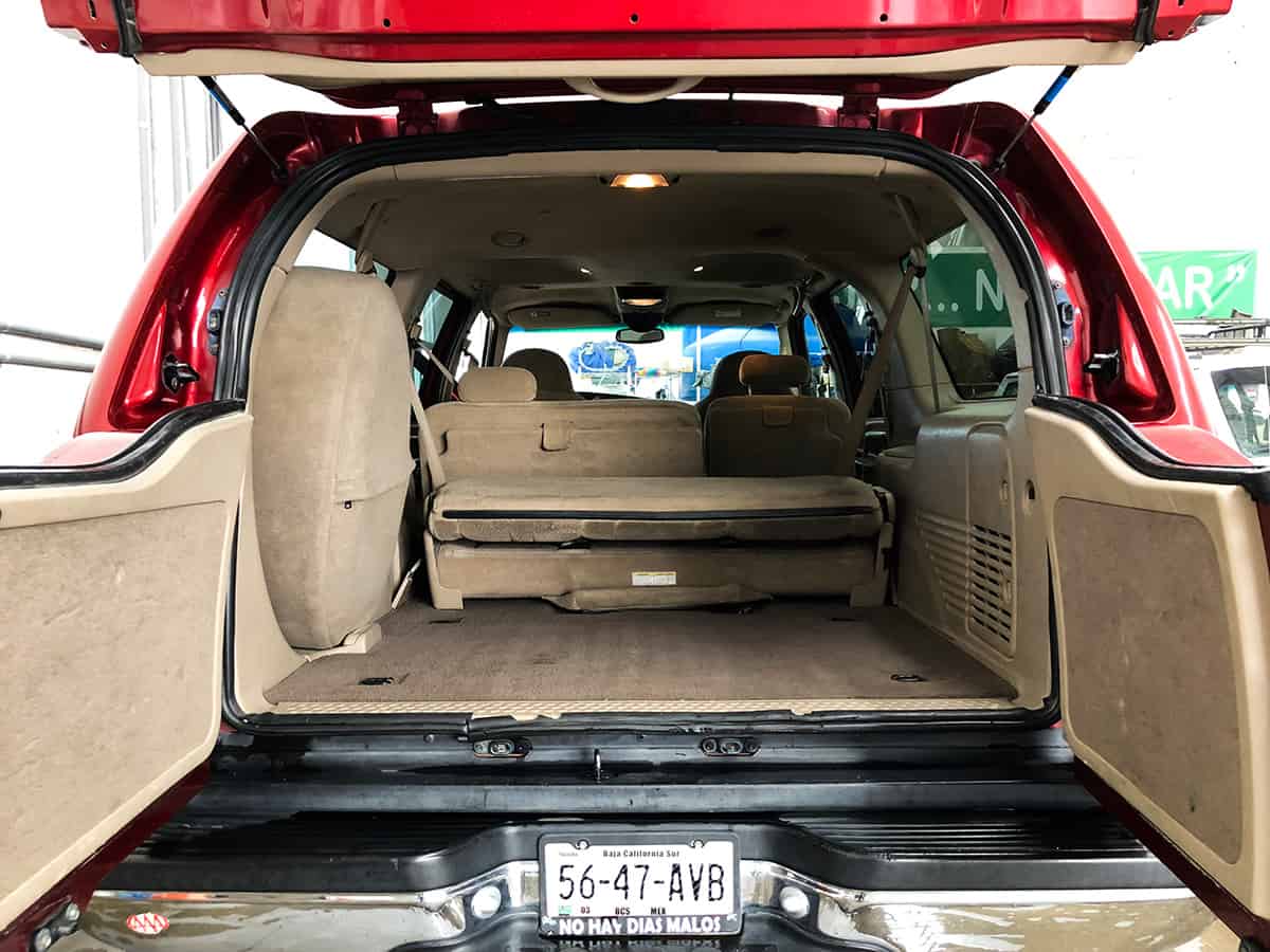 Suv rental in Cabo San Lucas Ford Excursion ( Super Sized 4X4 SUV)