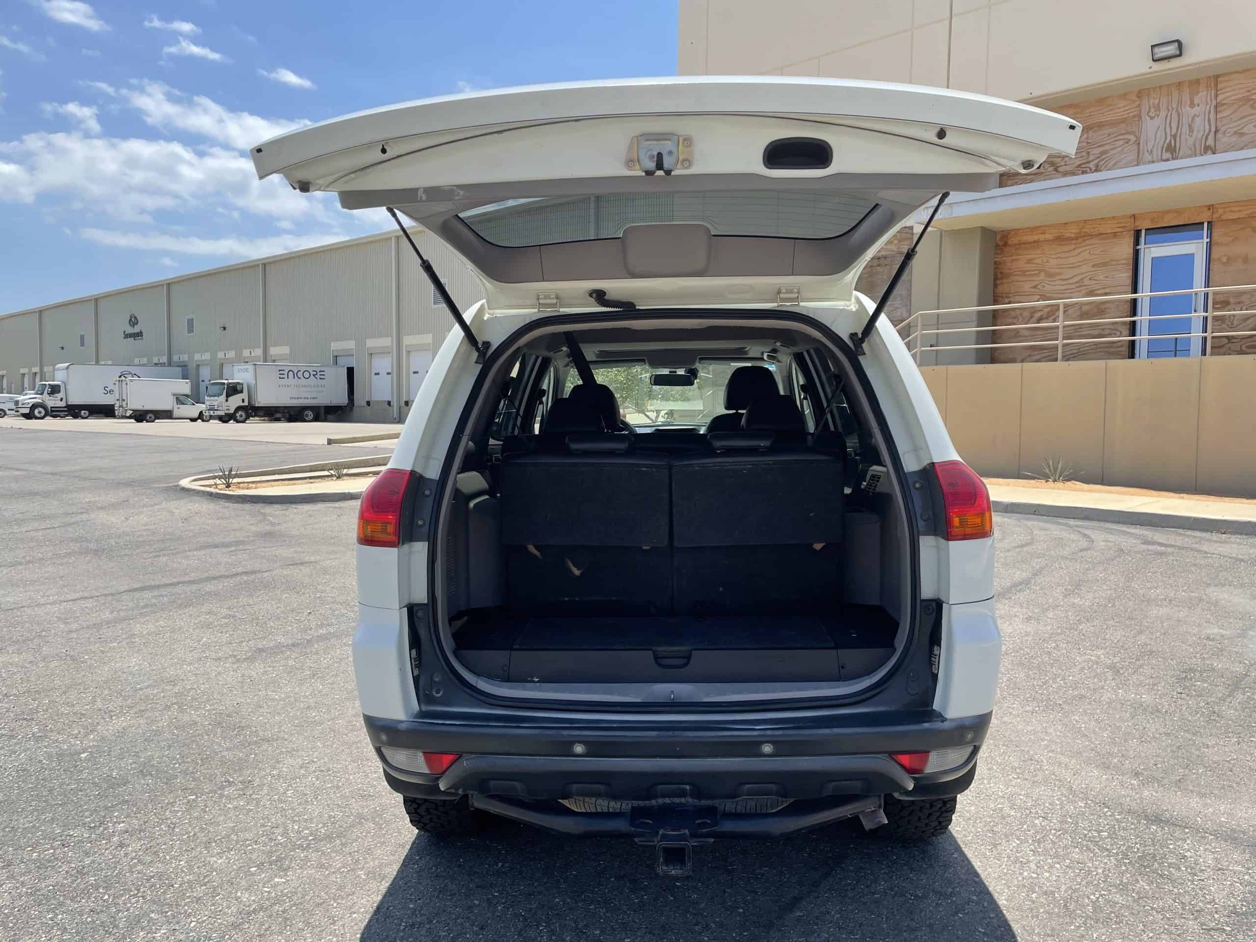 Mitsubishi Montero Sport BBB Rent a Car