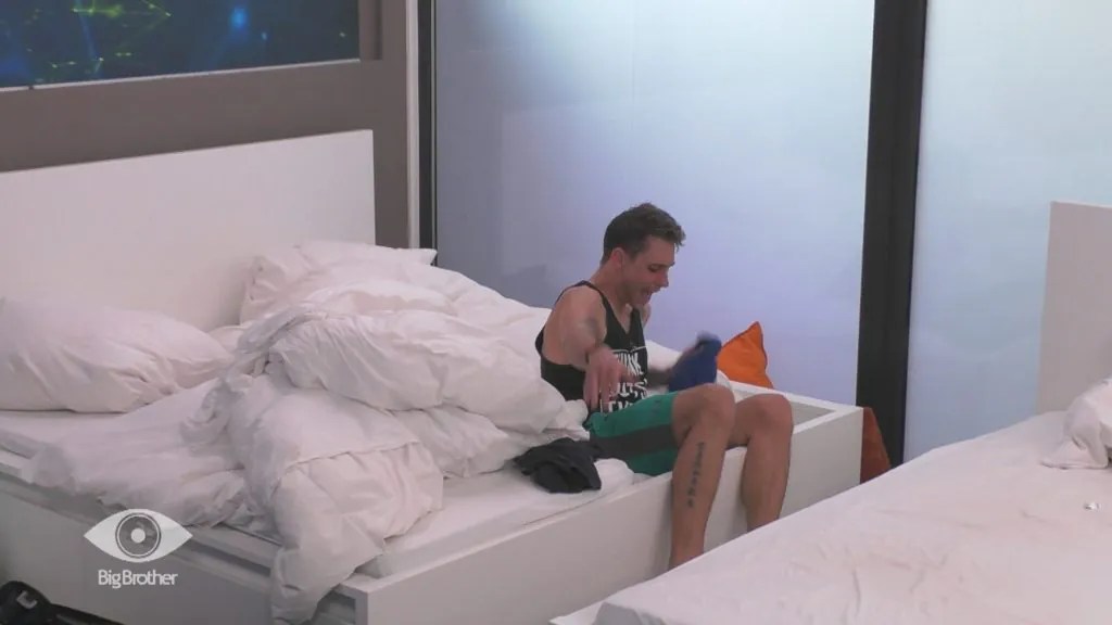 Big Brother 2020 Tim übt Rache an Pat Der ist wenig begeistert